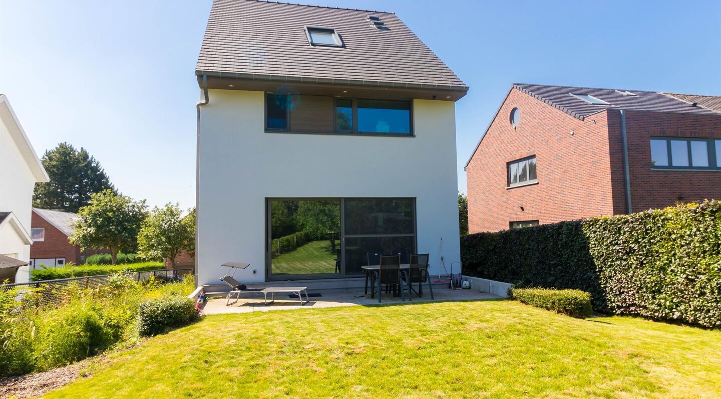 Villa for rent in Sterrebeek